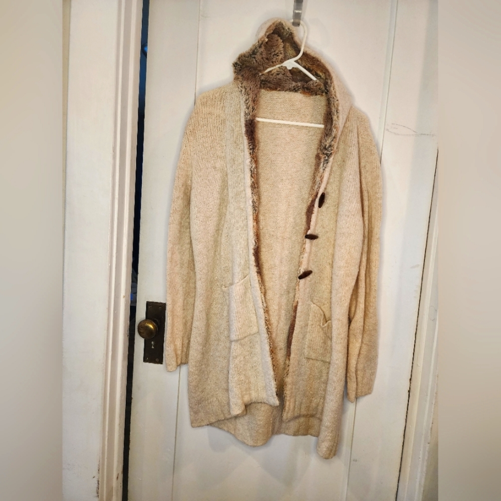 Sweater with hood
